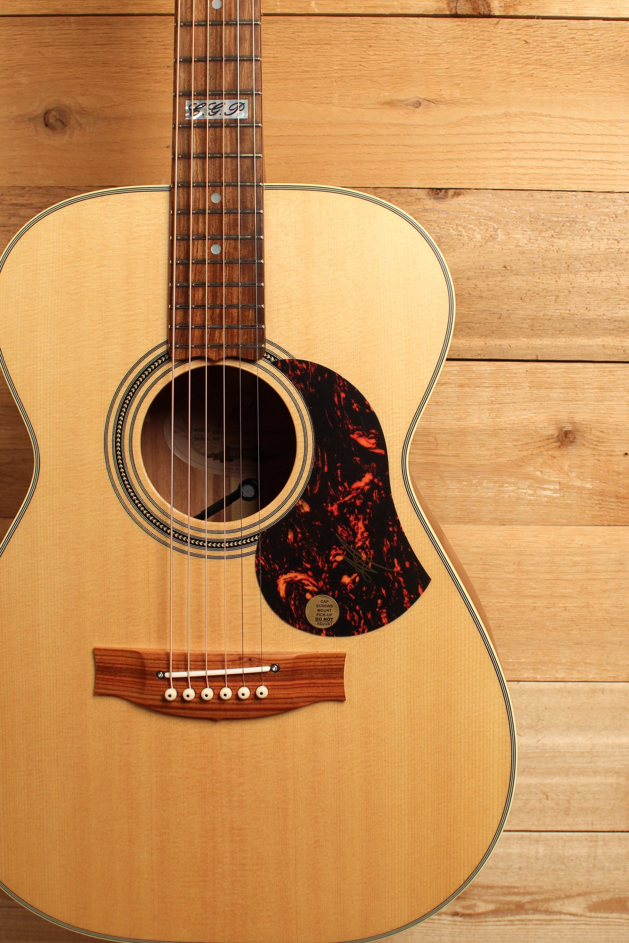 Maton EBG 808 TE Tommy Emmanuel Signature Guitar ID-13023 - Artisan Guitars