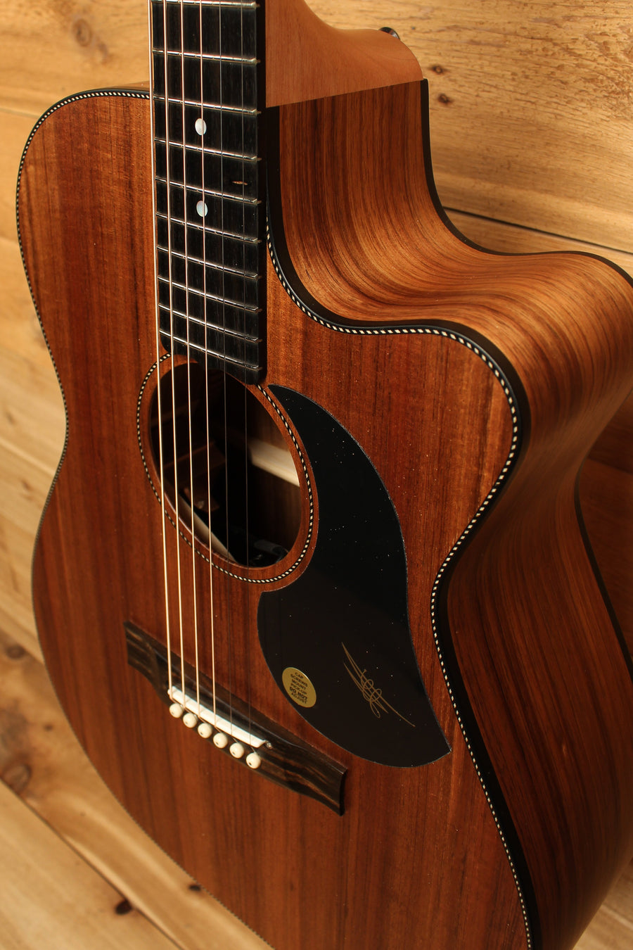 Maton EBW808 Cutaway Guitar w/ Blackwood Top, Back & Sides w/ AP5 Pro Pickup System ID-13460 - Artisan Guitars