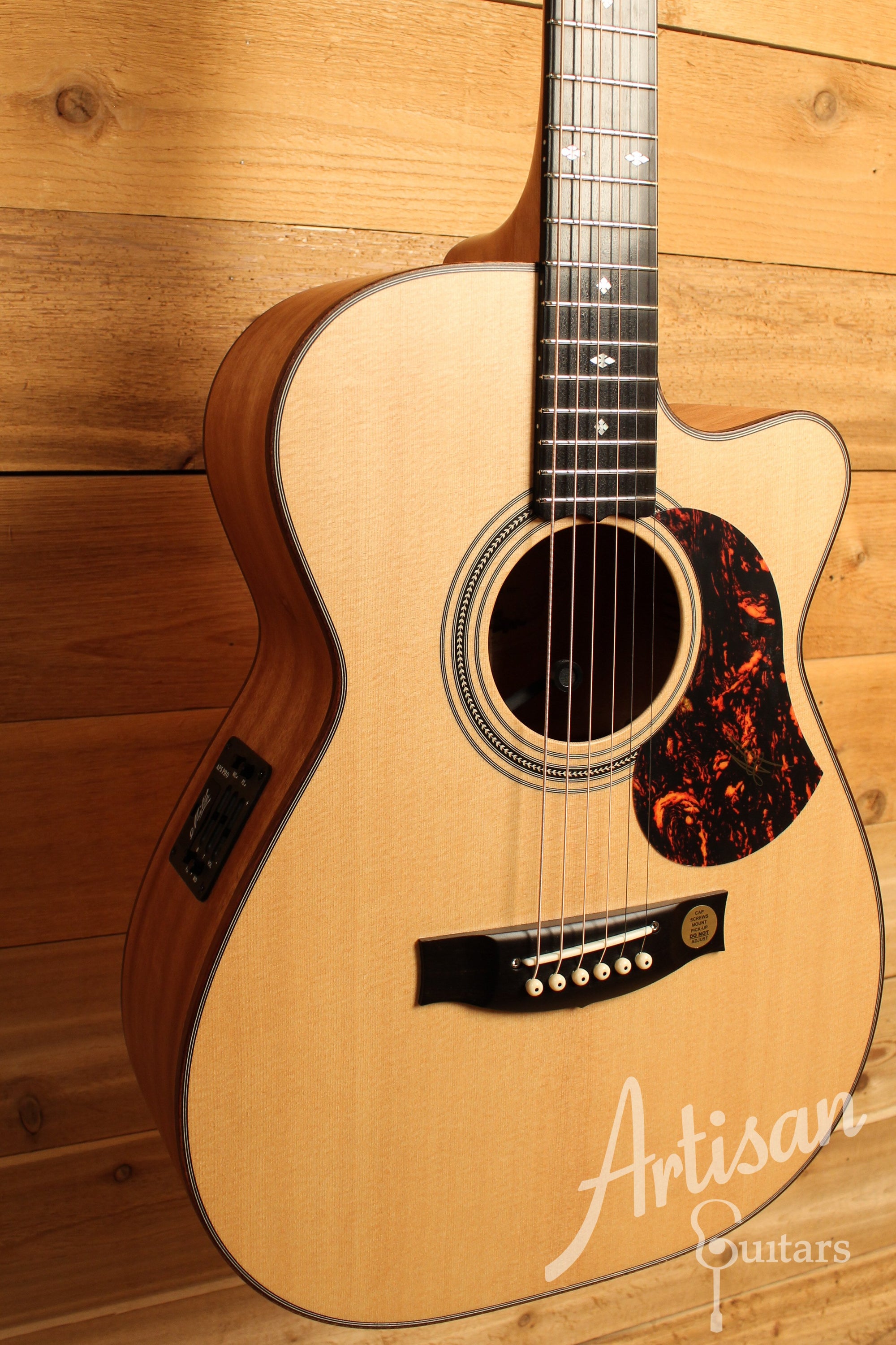 Maton EBG 808C MIC FIX Michael Fix Signature Guitar Sitka and Queensland Maple with Cutaway ID-12773 - Artisan Guitars