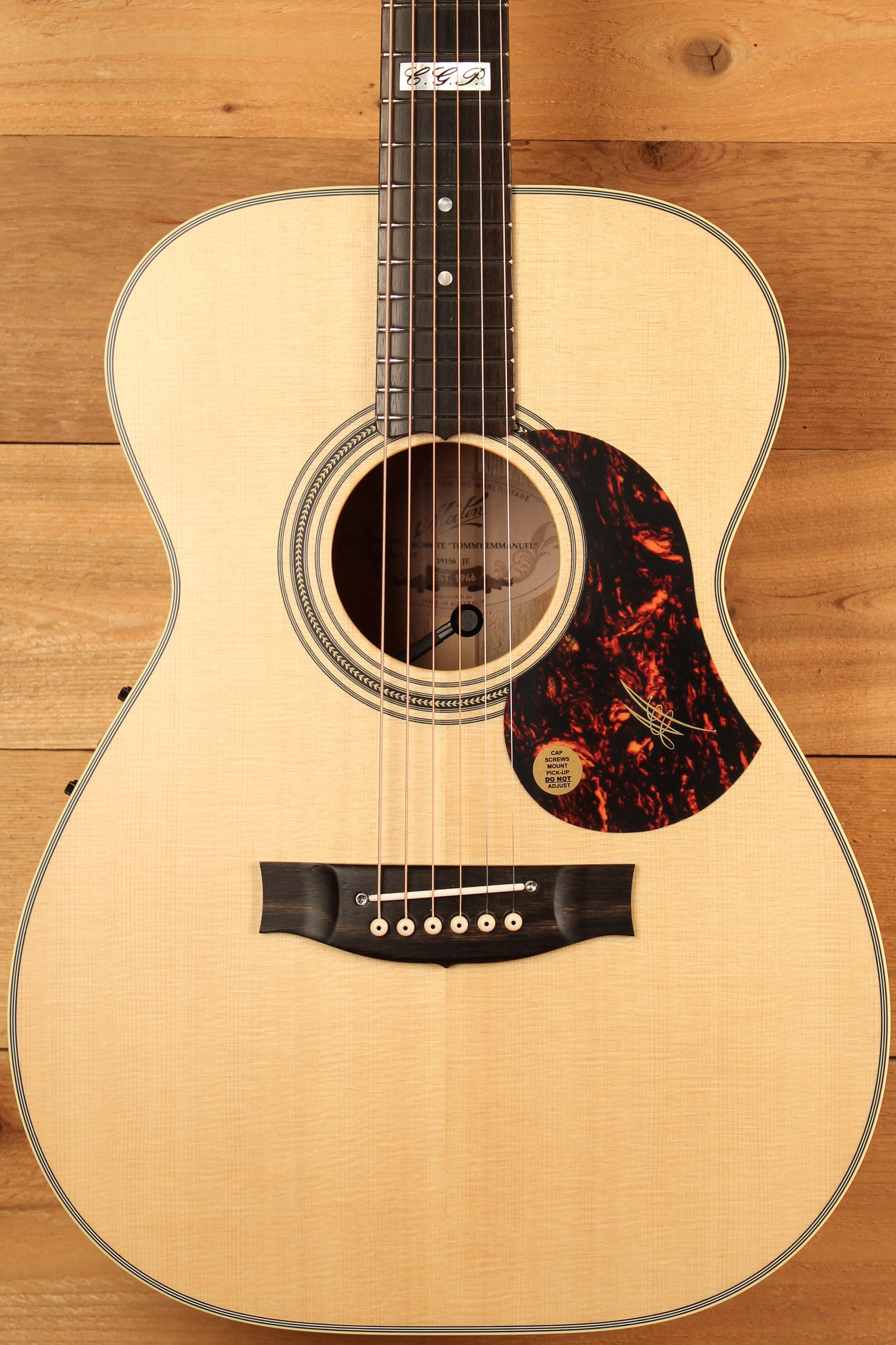 Maton EBG 808 TE Tommy Emmanuel Signature Guitar ID-13455 - Artisan Guitars