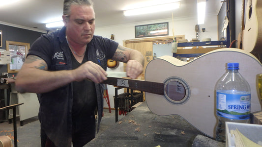 Maton T.E Personal Guitar Sitka Spruce and AAA"Bees Wings" Queensland Maple ID-11063 - Artisan Guitars