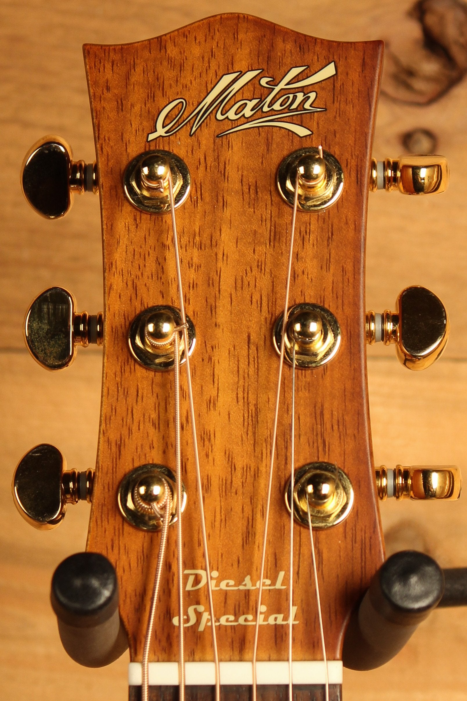 Maton EMD6 Mini Maton Diesel Sitka with Blackwood and Vintage Amber Sunburst ID-13333 - Artisan Guitars