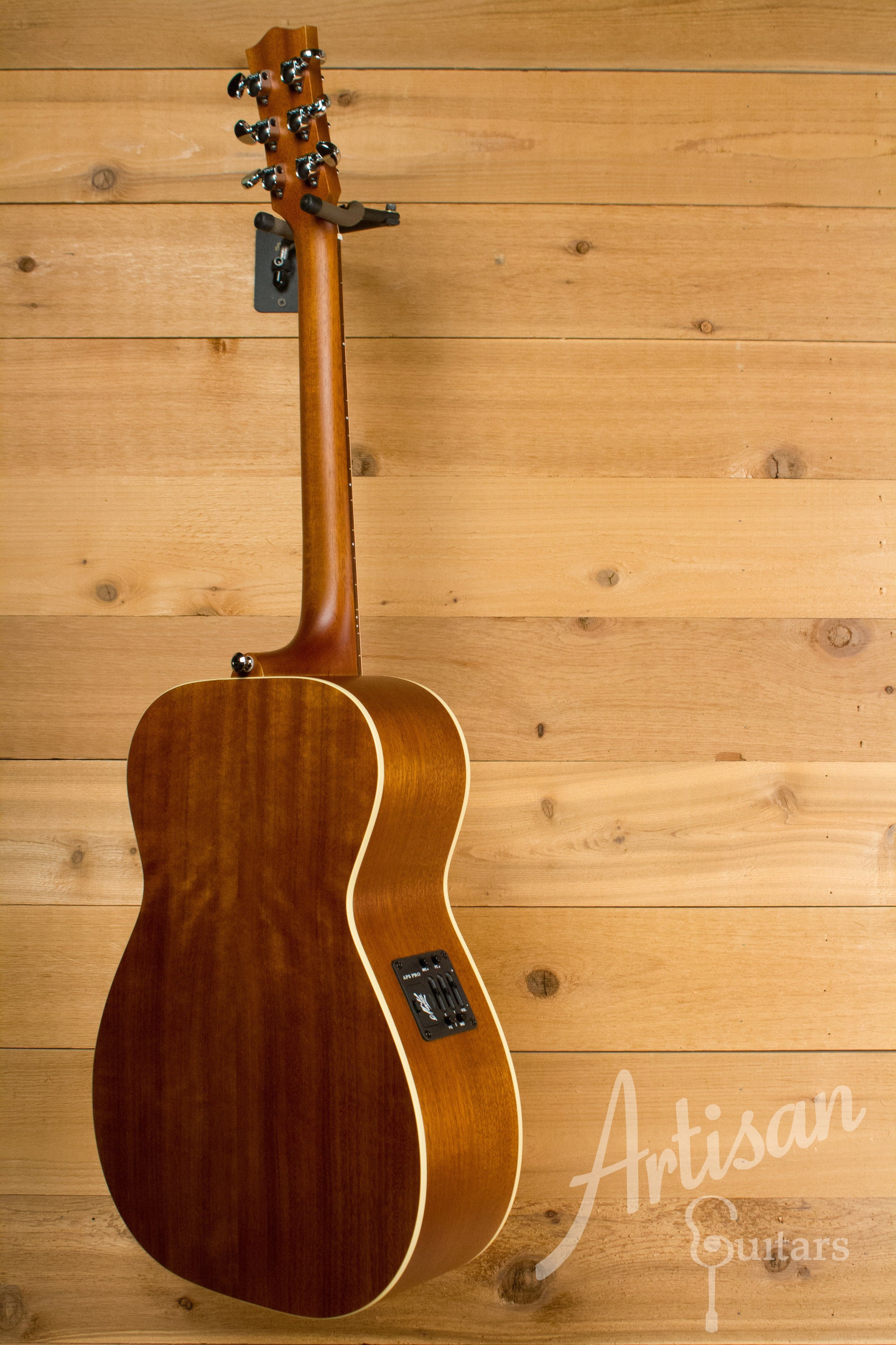 Maton EBG 808 TE Tommy Emmanuel Signature Guitar ID-11205 - Artisan Guitars