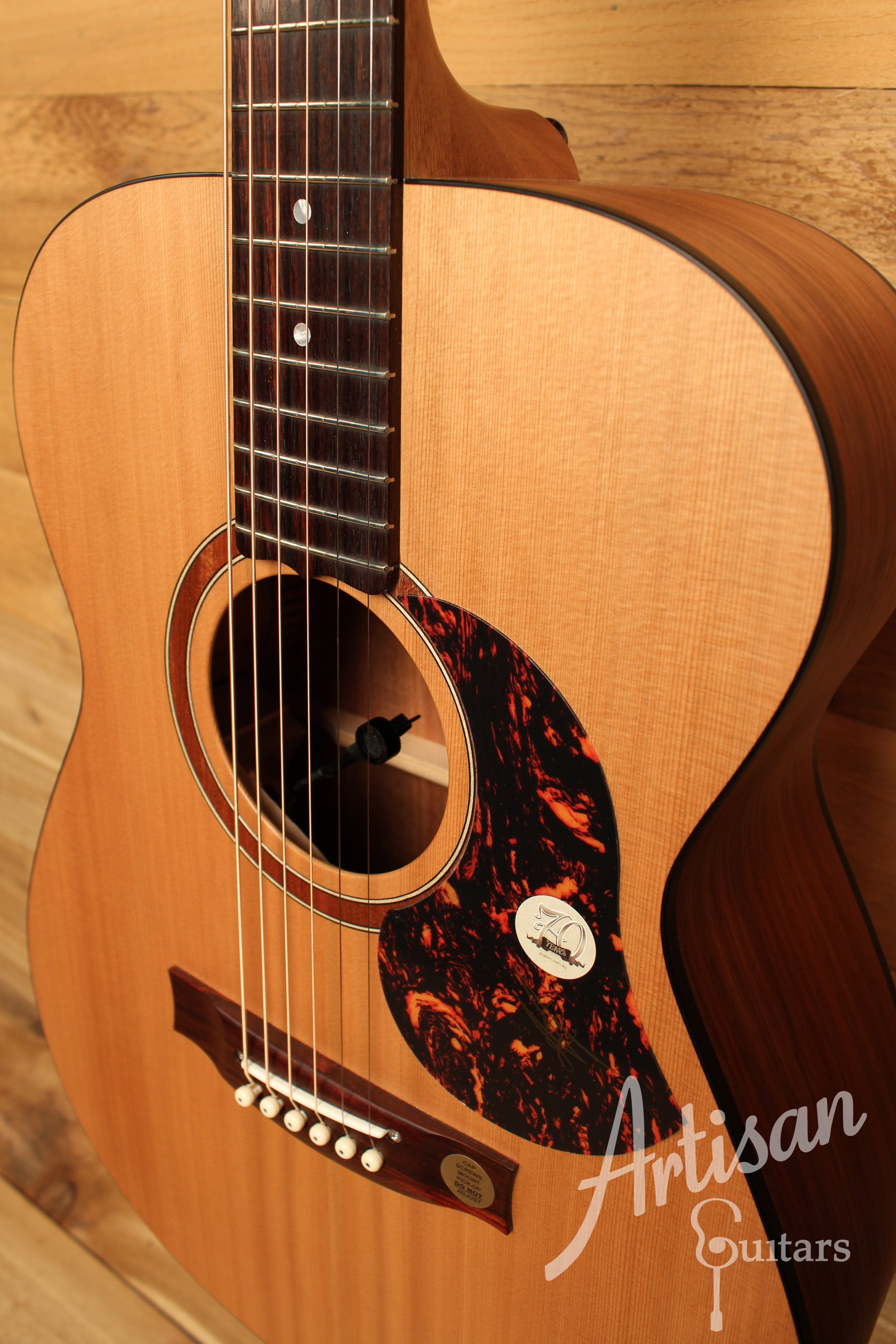 Maton SRS808 Guitar Western Red Cedar and Solid Blackwood ID-12690 - Artisan Guitars