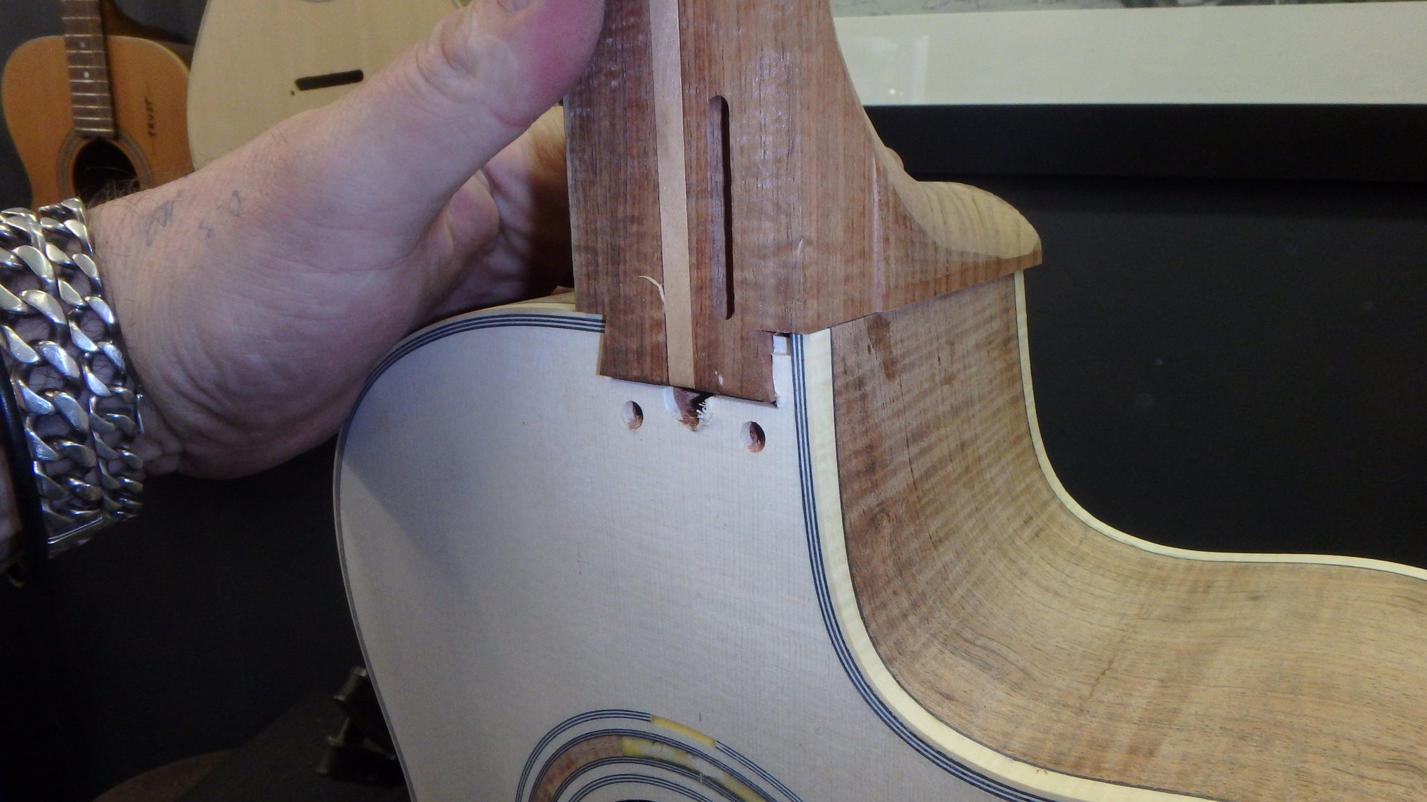 Maton Custom Shop Jumbo Guitar Cutaway with Sitka Spruce and Fiddleback Blackwood ID-11065 - Artisan Guitars