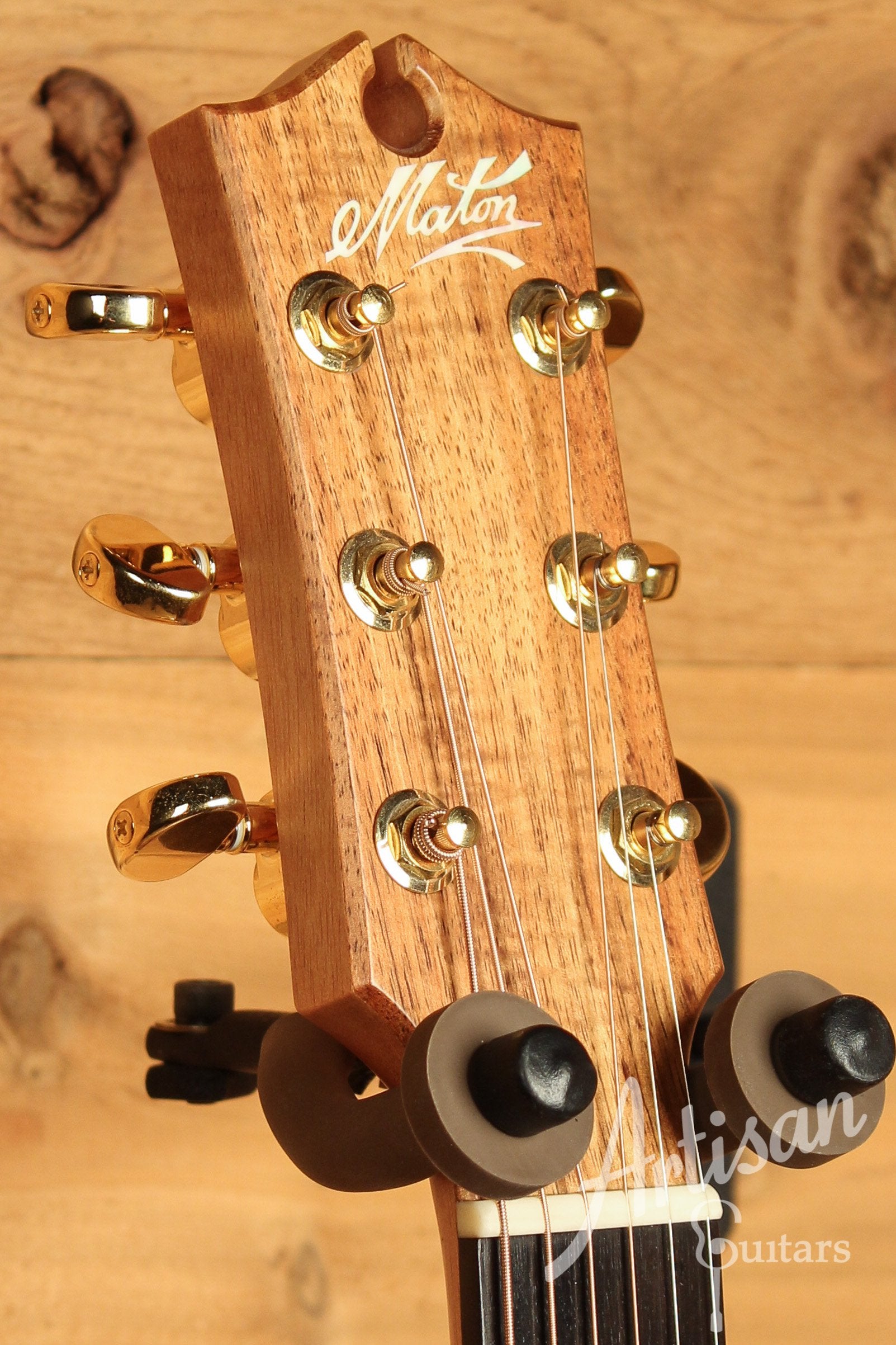 Maton EBG 808C MIC FIX Michael Fix Signature Guitar Sitka and Queensland Maple with Cutaway ID-12773 - Artisan Guitars