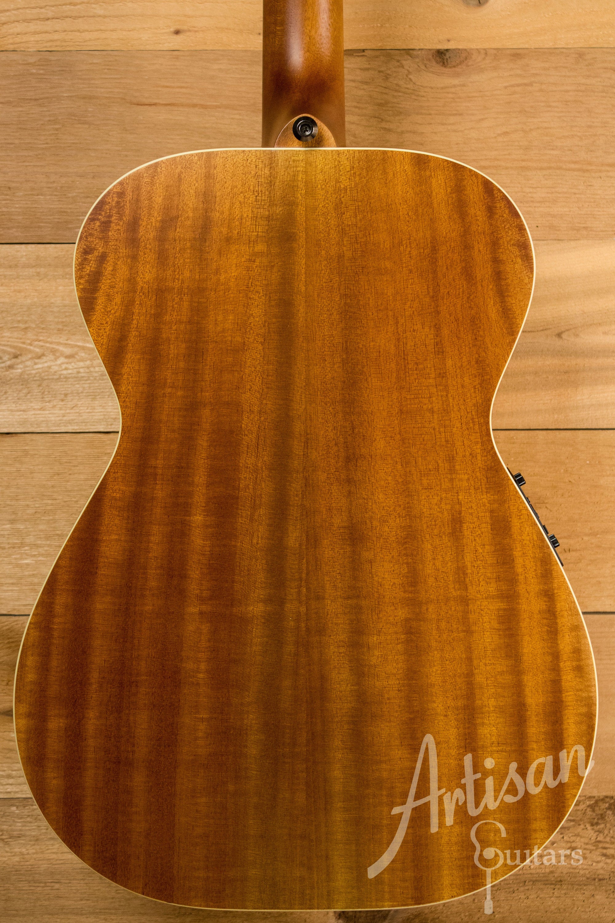 Maton EBG 808 TE Tommy Emmanuel Signature Guitar ID-11059 - Artisan Guitars