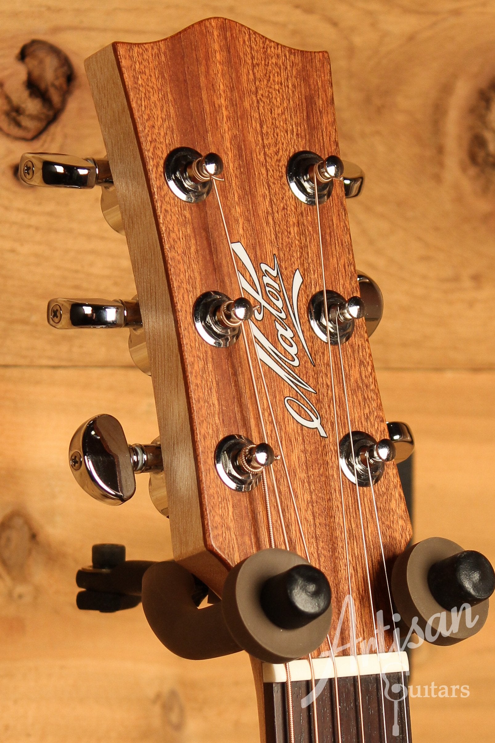 Maton SRS808C Guitar Western Red Cedar and Solid Blackwood w/ Cutaway ID-12812 - Artisan Guitars
