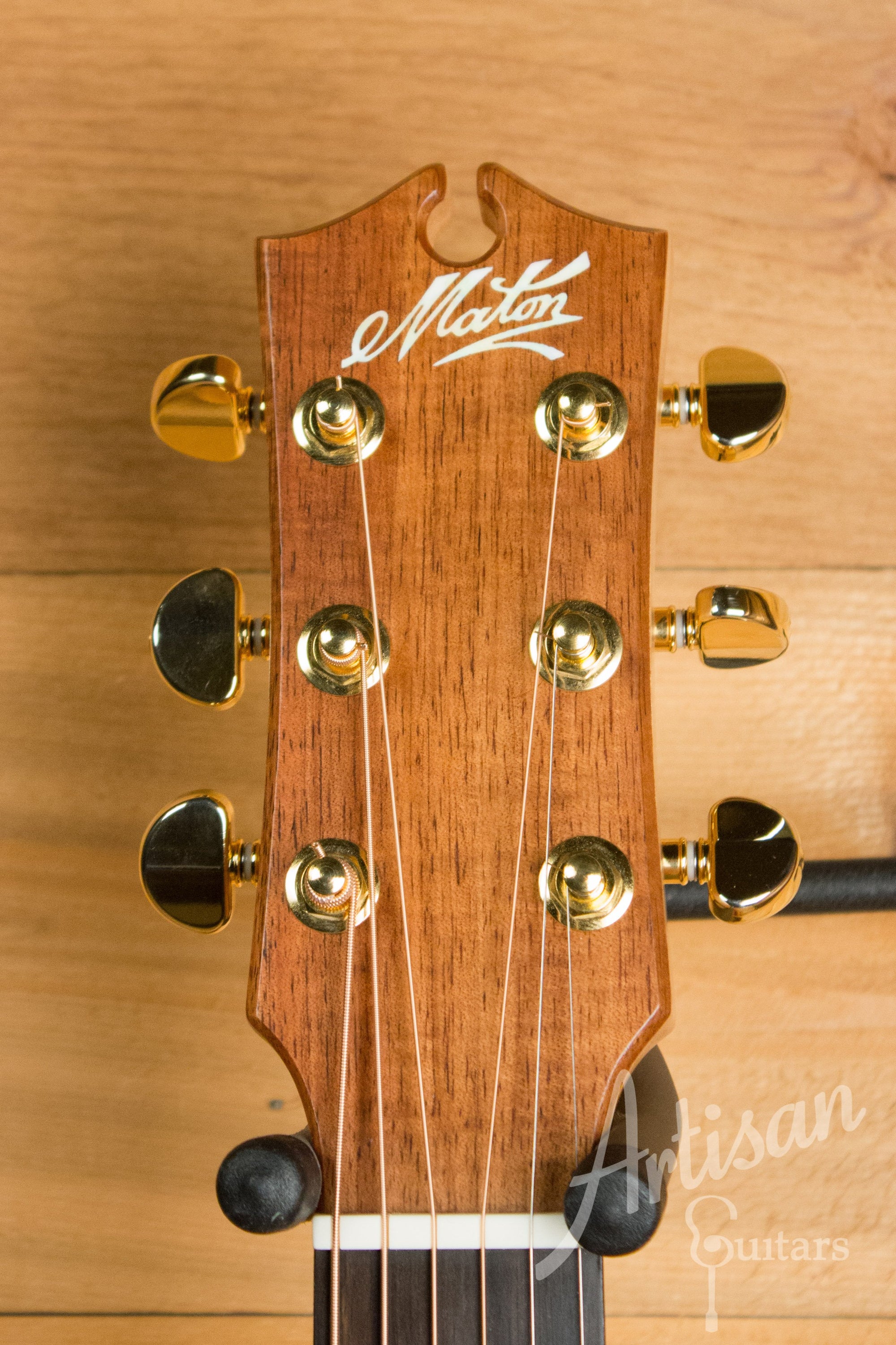 Maton EBG808C MIC FIX Michael Fix Signature Sitka and Queensland Maple with Cutaway Pre-Owned 2014 ID-11204 - Artisan Guitars