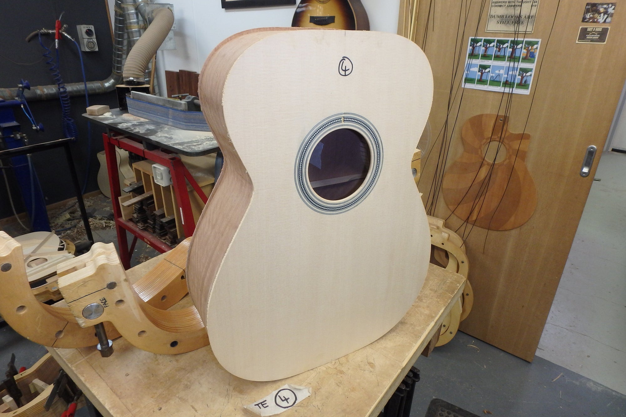 Maton T.E Personal Guitar Sitka Spruce and AAA"Bees Wings" Queensland Maple ID-10694 - Artisan Guitars