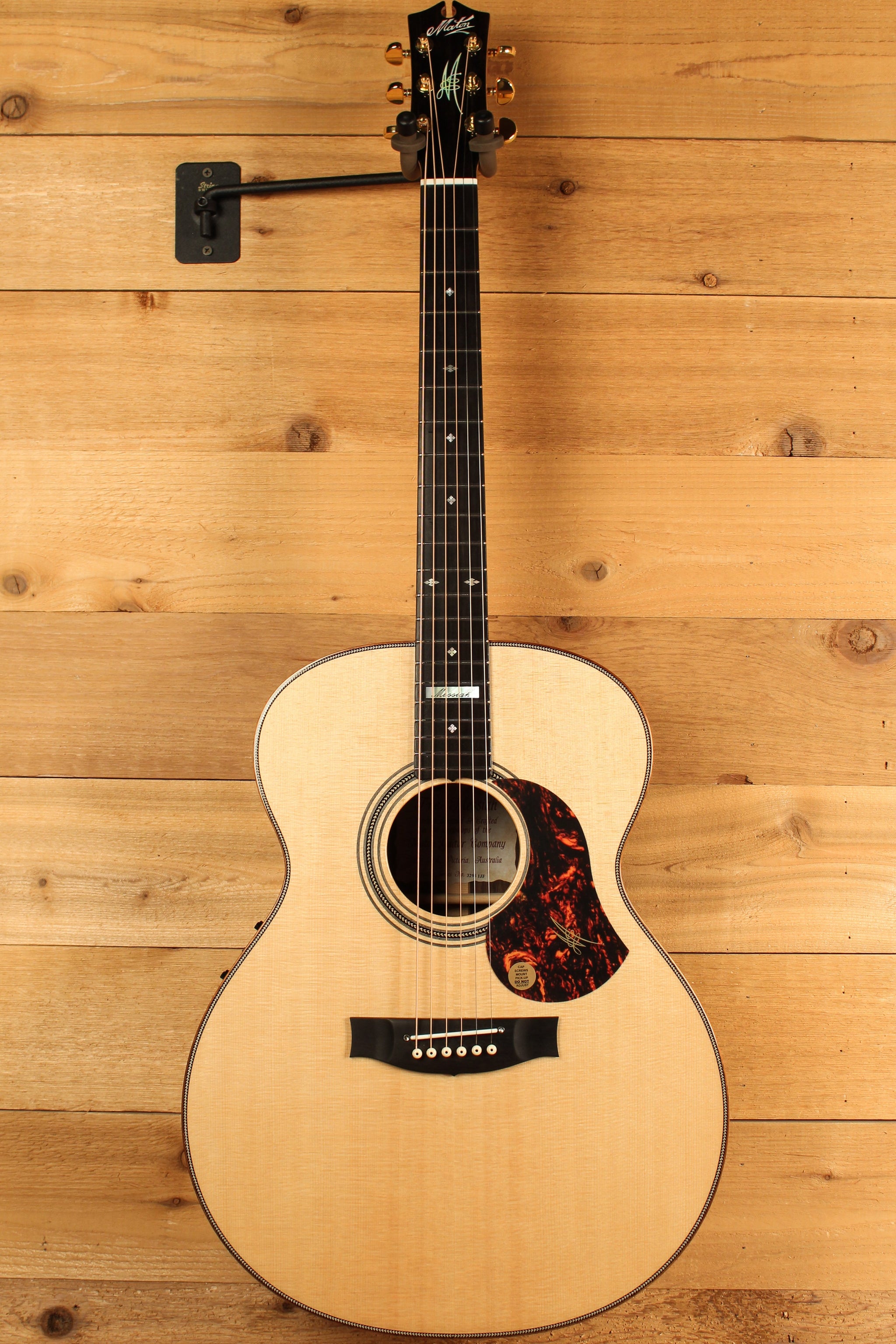 Maton EM100J Jumbo Messiah with Sitka and Indian Rosewood ID-13611 - Artisan Guitars