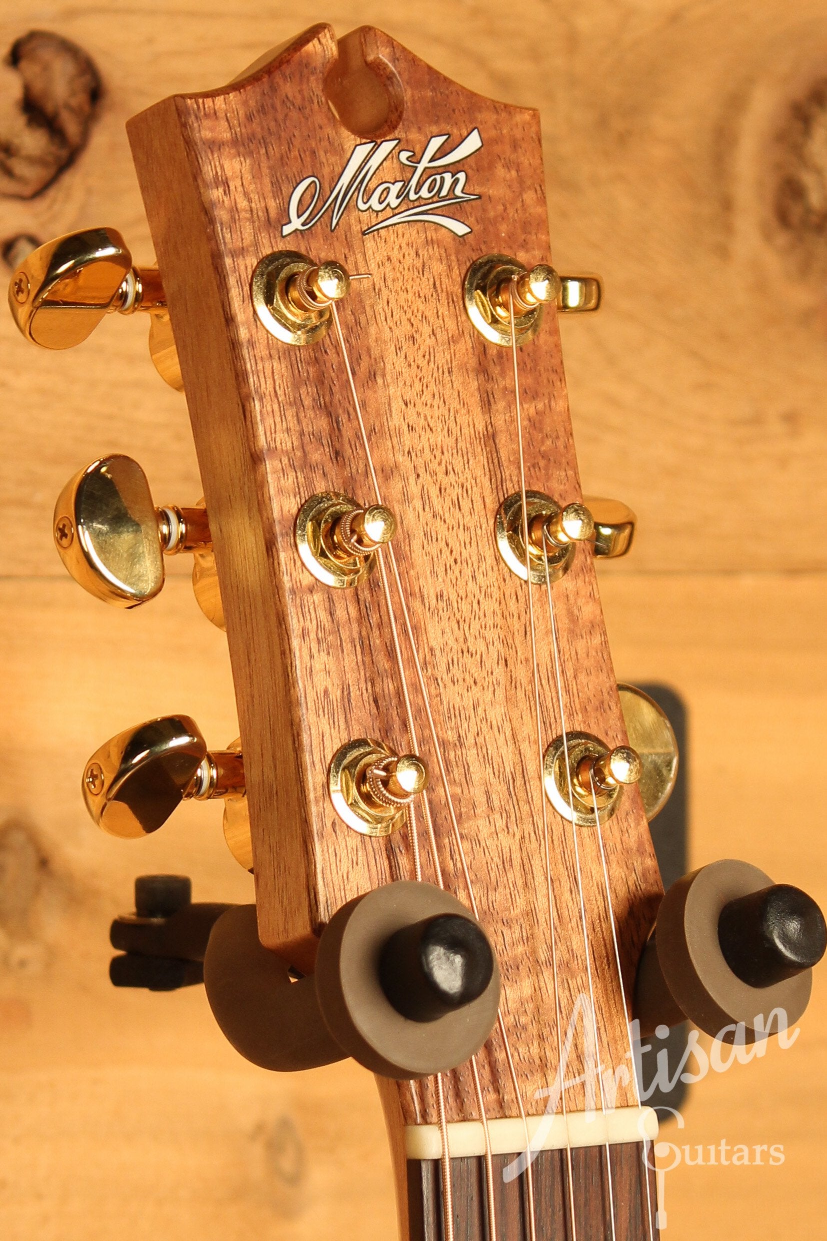 Maton EBG808 Artist Series Sitka Spruce and Blackwood Pre-Owned 2018 ID-12907 - Artisan Guitars