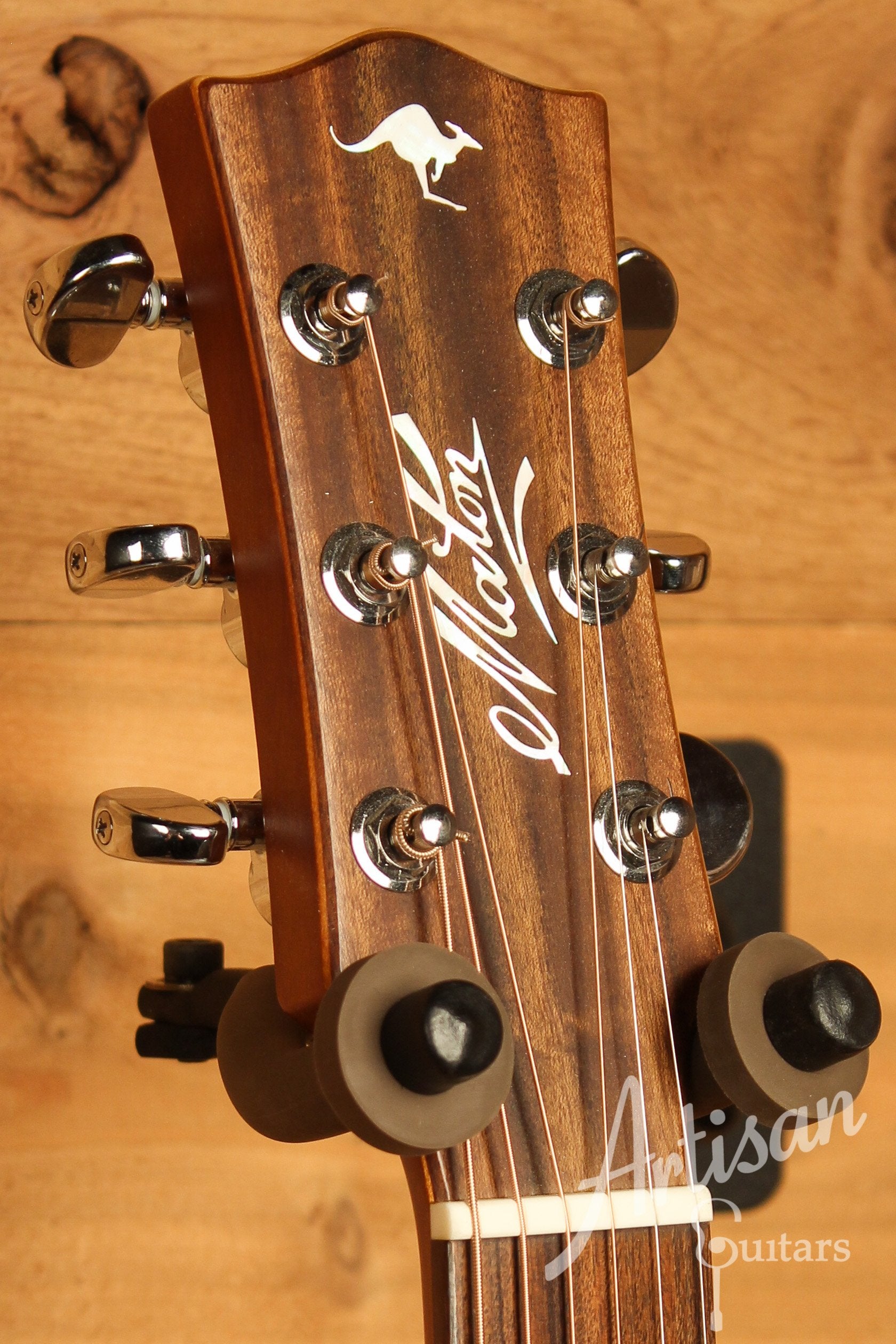 Maton EBG 808C TE Tommy Emmanuel Signature Guitar w/ Cutaway ID-13001 - Artisan Guitars