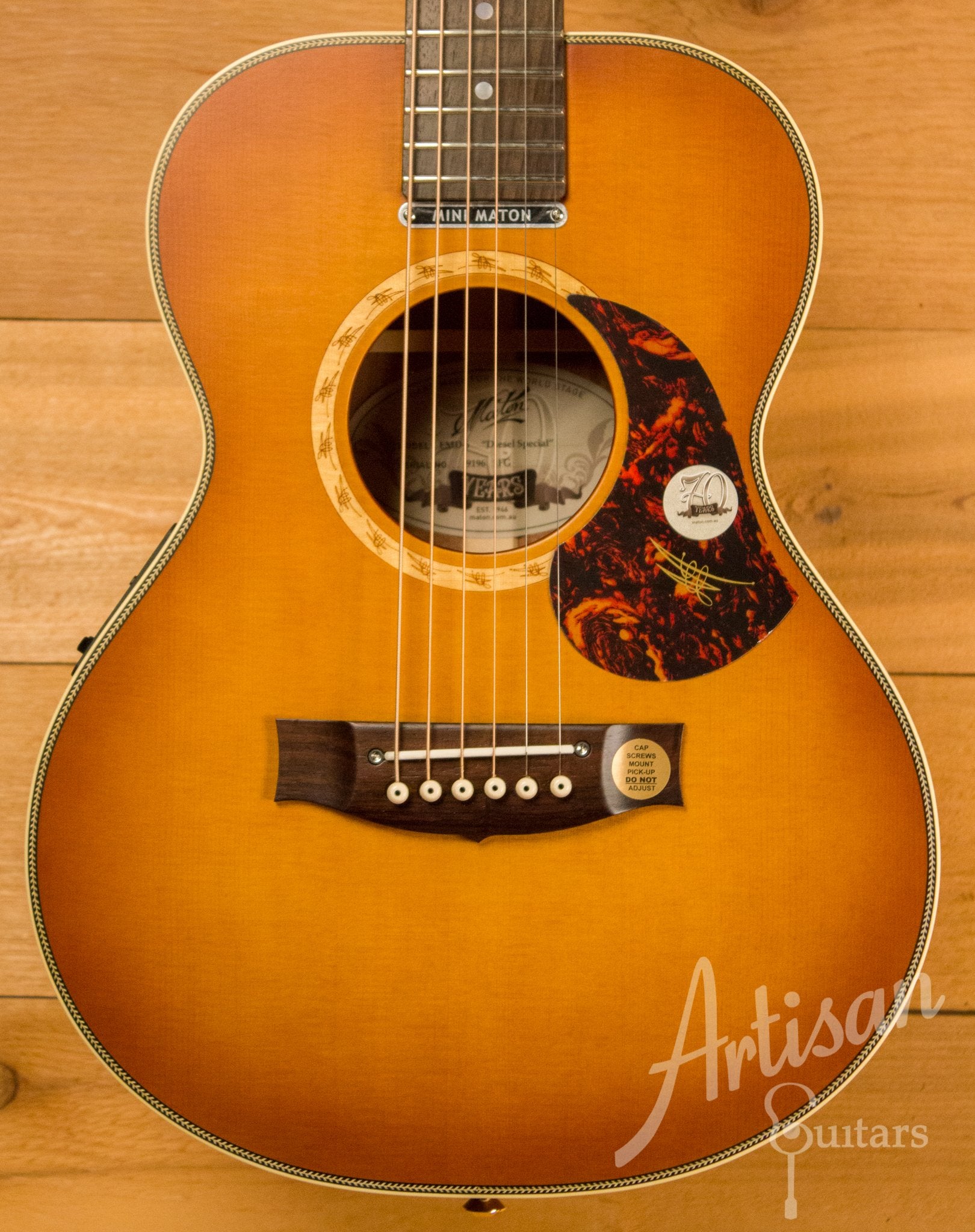 Maton EMD 6 Mini Maton Diesel Guitar Sitka with Blackwood and Vintage Amber Sunburst ID-10822 - Artisan Guitars