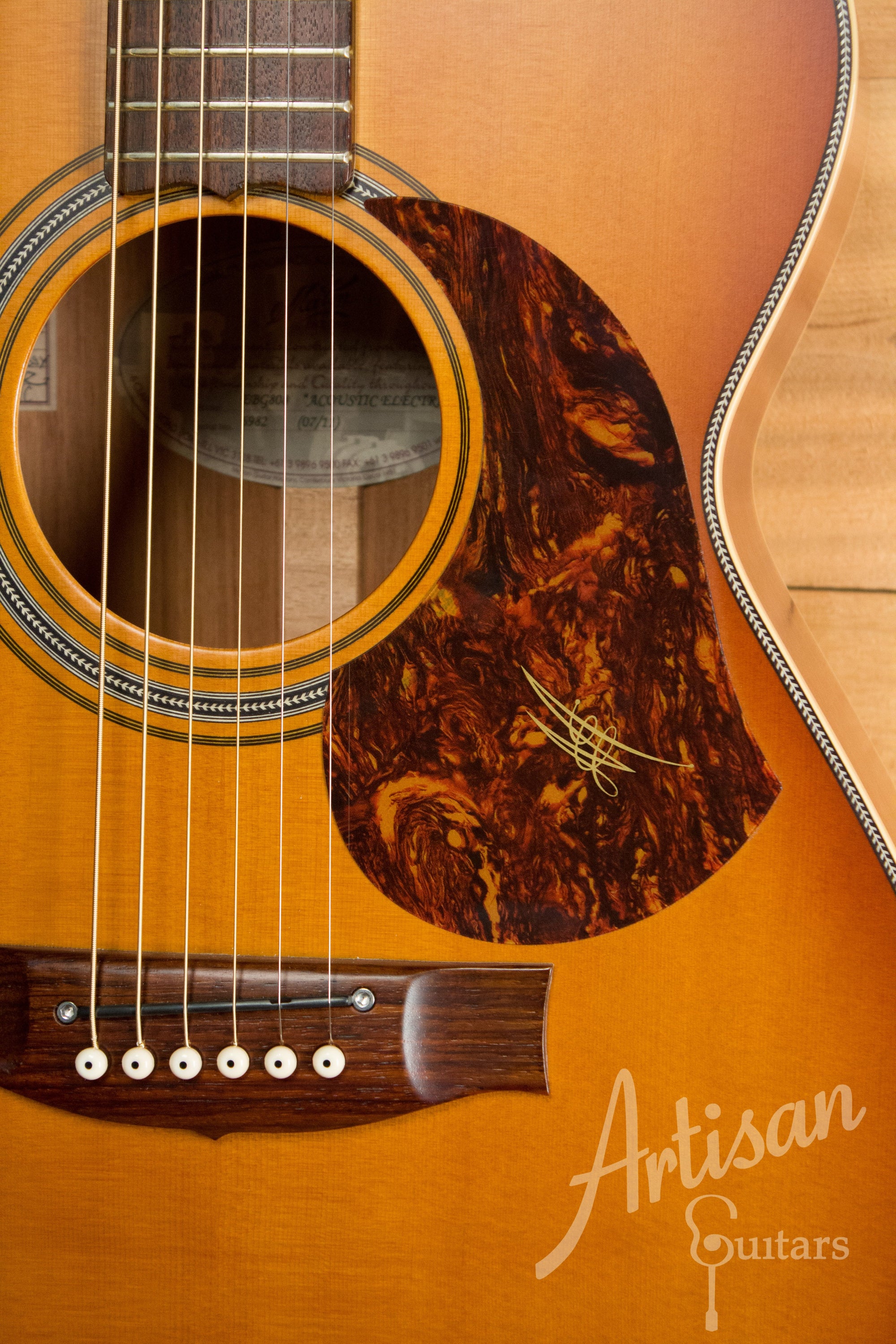 Maton EBG808 Sitka Spruce and Blackwood with Sunburst Finish Pre-Owned 2011 ID-9135 - Artisan Guitars
