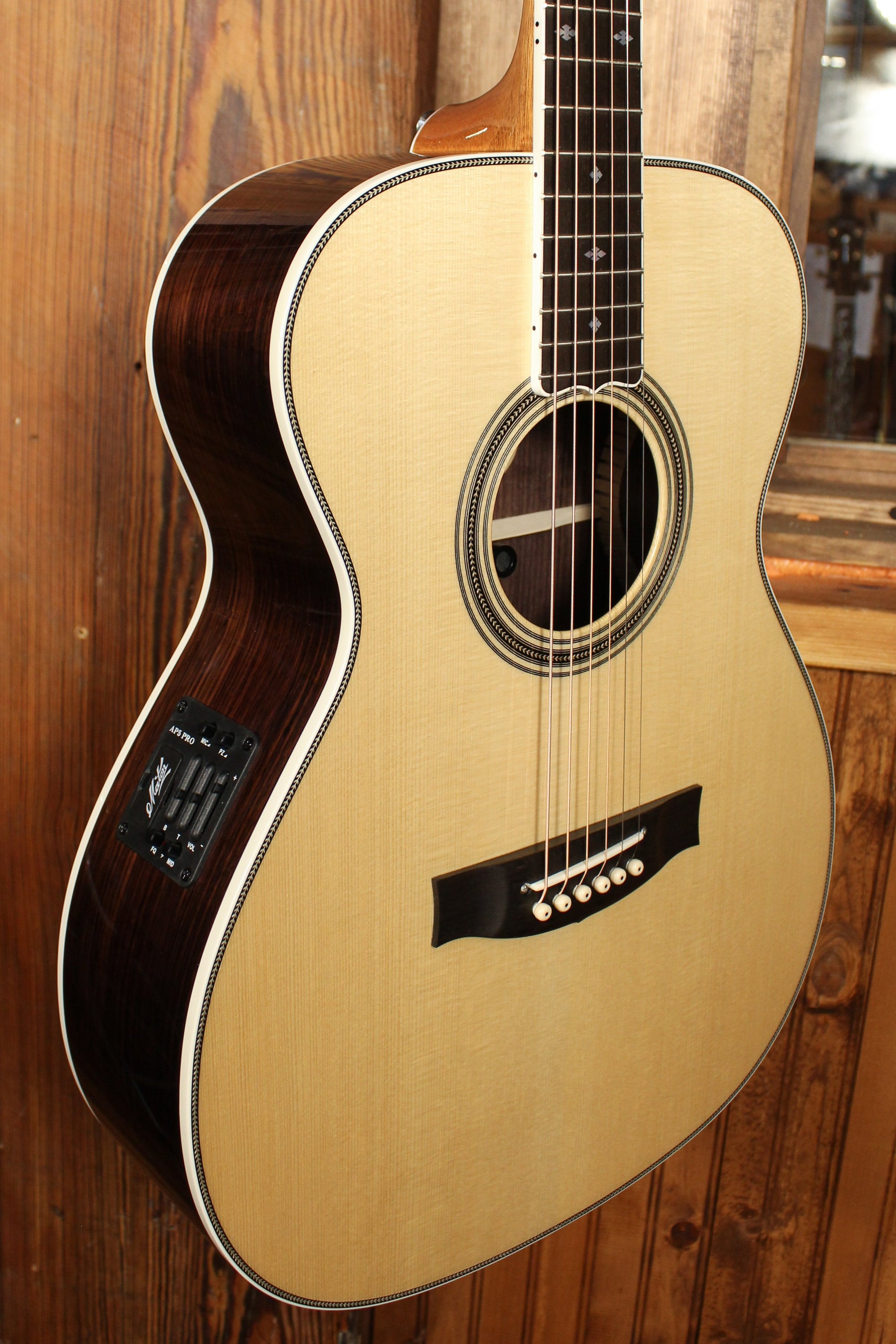 Maton Custom Shop Classic Guitar with European Spruce and Indian Rosewood ID-13823 - Artisan Guitars