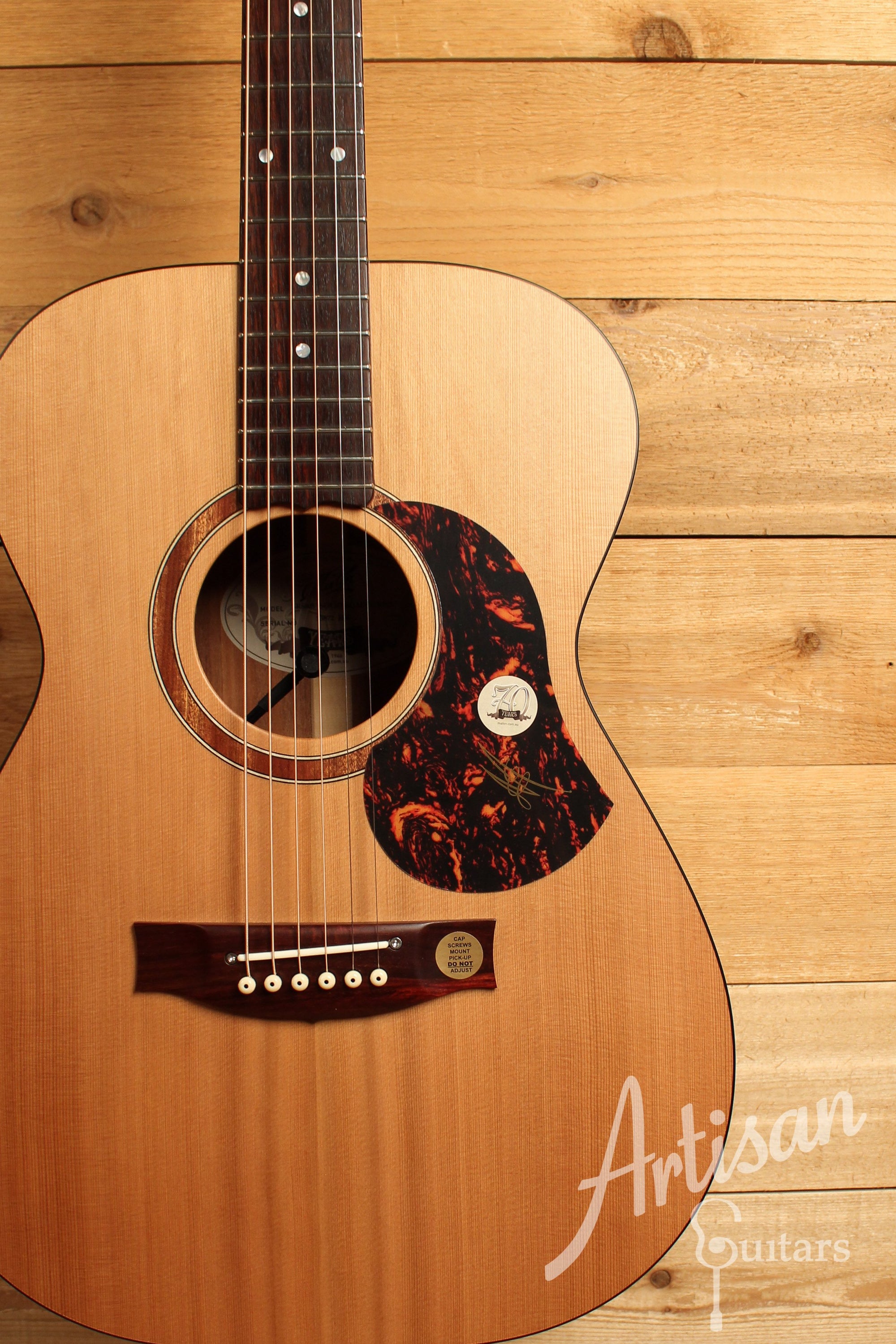 Maton SRS808 Guitar Western Red Cedar and Solid Blackwood ID-12690 - Artisan Guitars