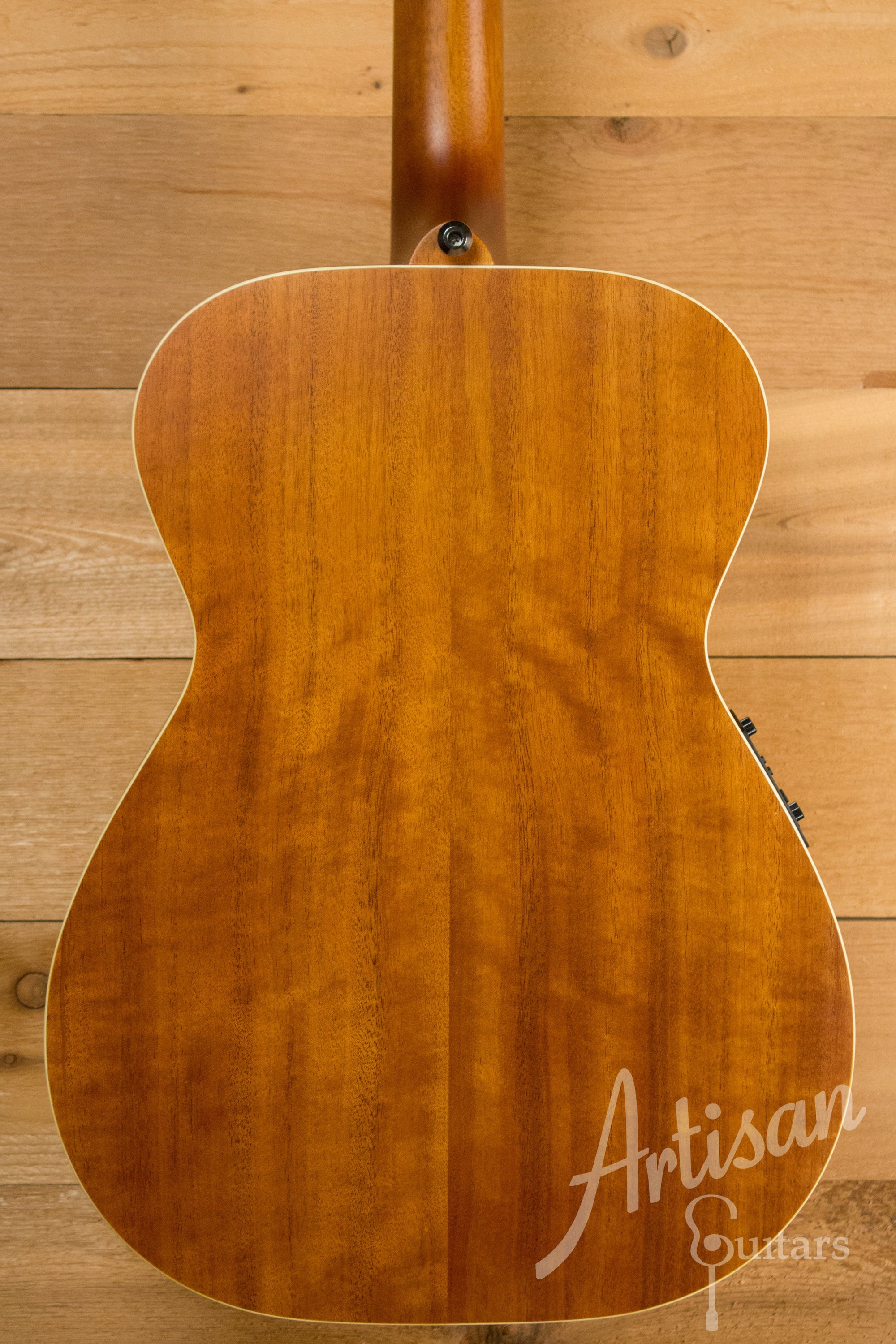 Maton EBG 808 TE Tommy Emmanuel Signature Guitar ID-11205 - Artisan Guitars