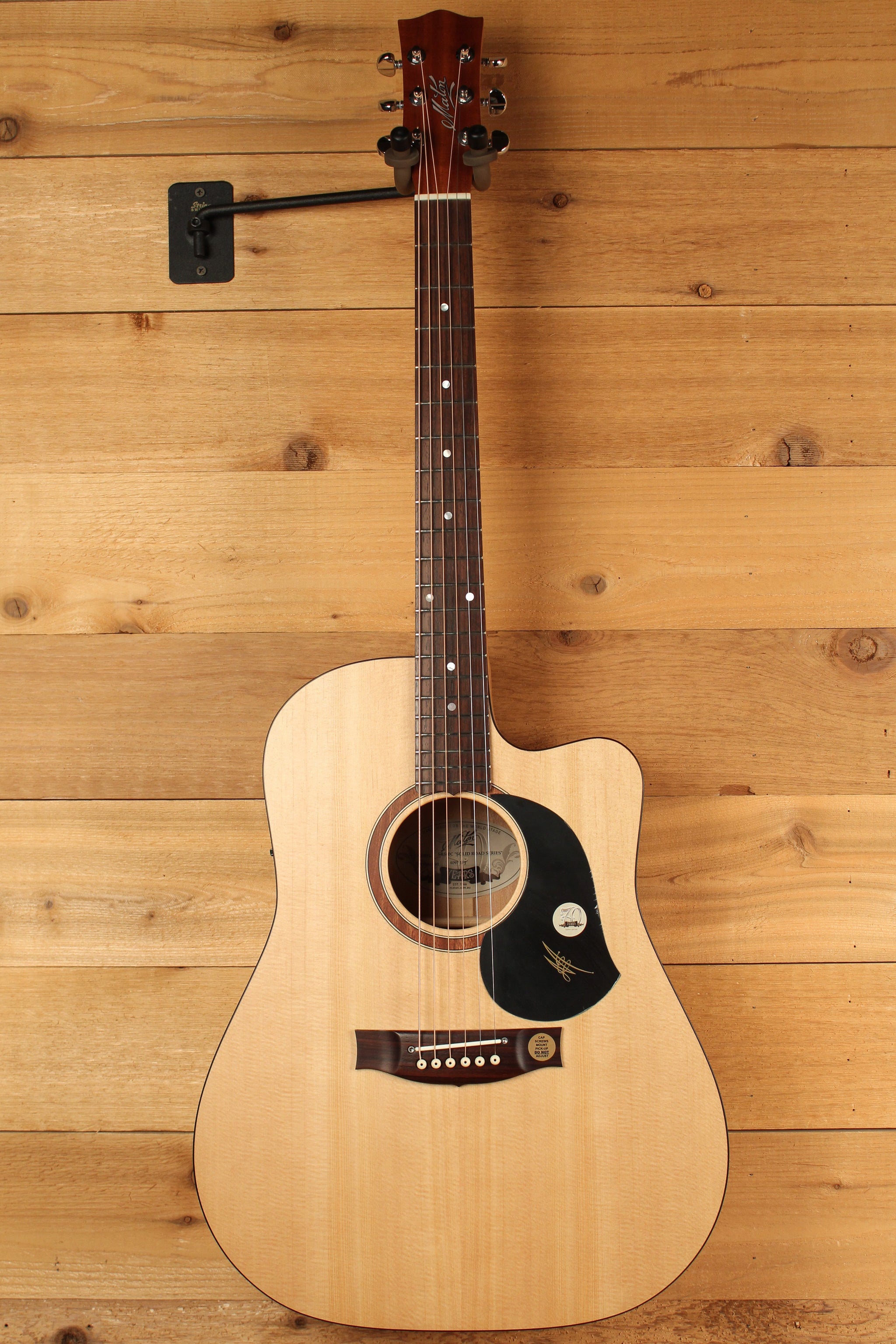 Maton SRS 60C Solid Road Series w/ Sitka & Queensland Maple ID-13229 - Artisan Guitars